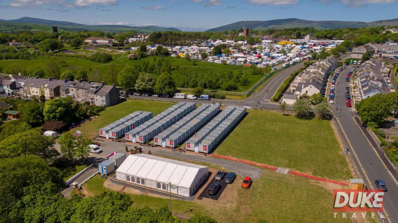 Iomtt Village At Isle Of Man Tt Douglas Ngoại thất bức ảnh
