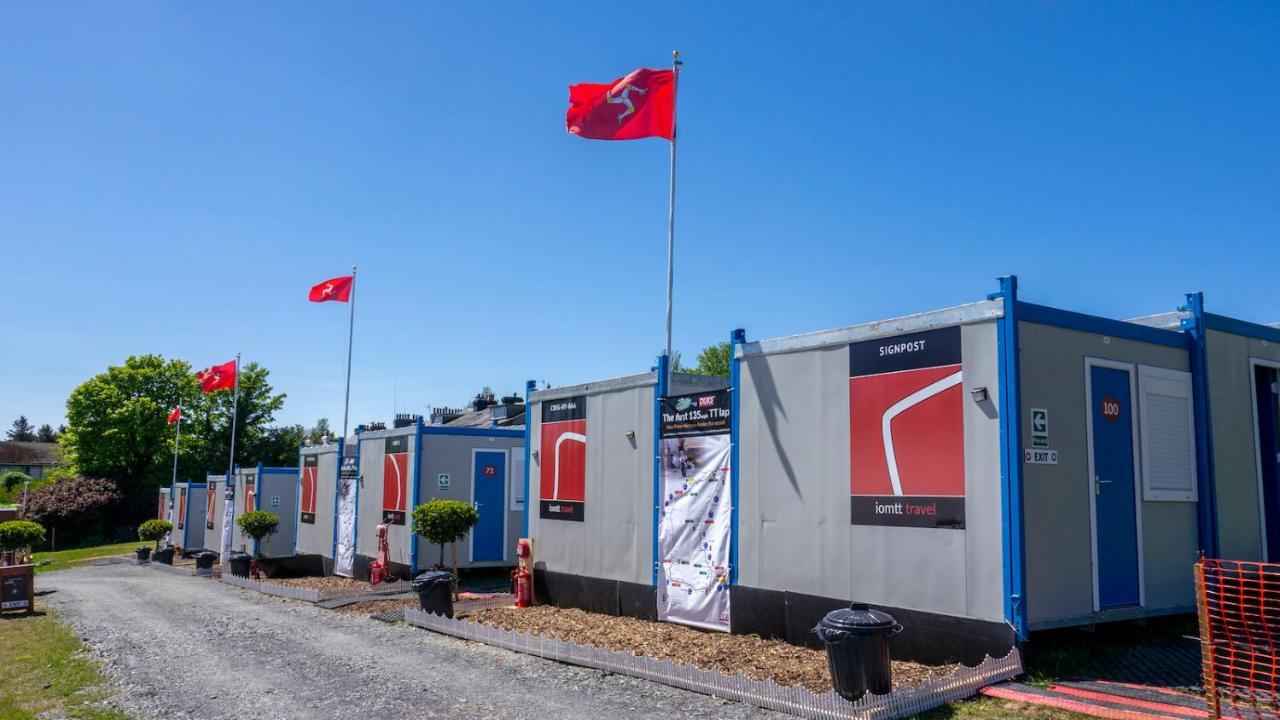 Iomtt Village At Isle Of Man Tt Douglas Ngoại thất bức ảnh