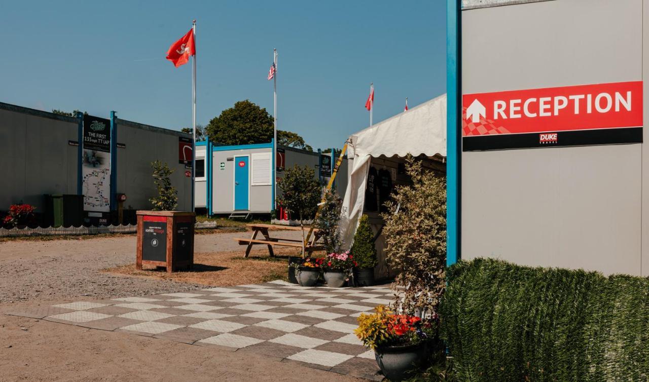 Iomtt Village At Isle Of Man Tt Douglas Ngoại thất bức ảnh